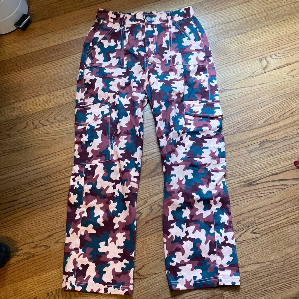 Cargo pants never worn M